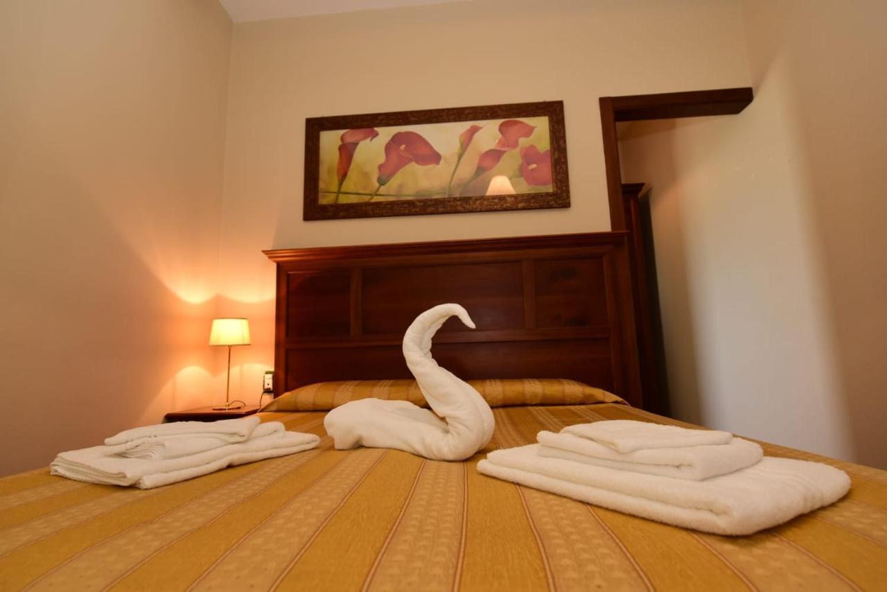 Albergo La Locanda Degli Apolidi Атена-Лукана Экстерьер фото