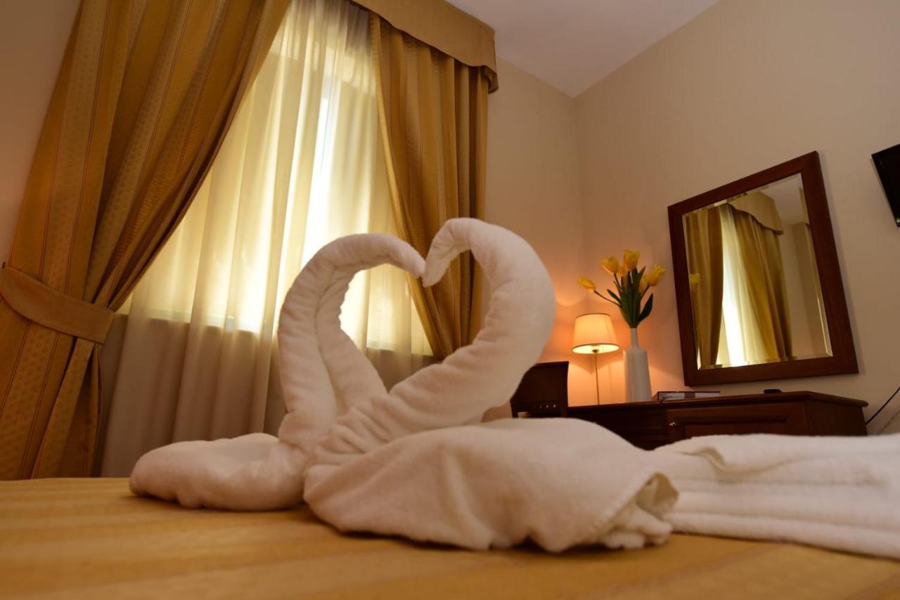 Albergo La Locanda Degli Apolidi Атена-Лукана Экстерьер фото